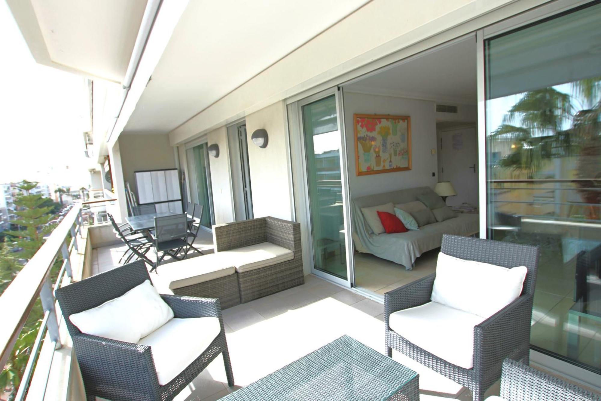 Fully Equipped Apartment With Large Terrace Lounge Area Κάννες Εξωτερικό φωτογραφία